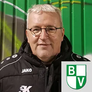 Trainer Timo Oezel